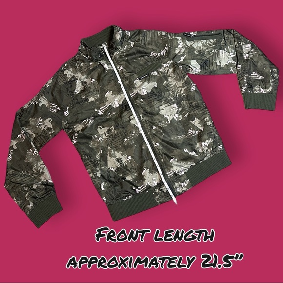 🎉 HOST PICK 🎉Girls’ Members Only Bomber Jacket in camo green and pink. Kids 12 - Picture 5 of 15